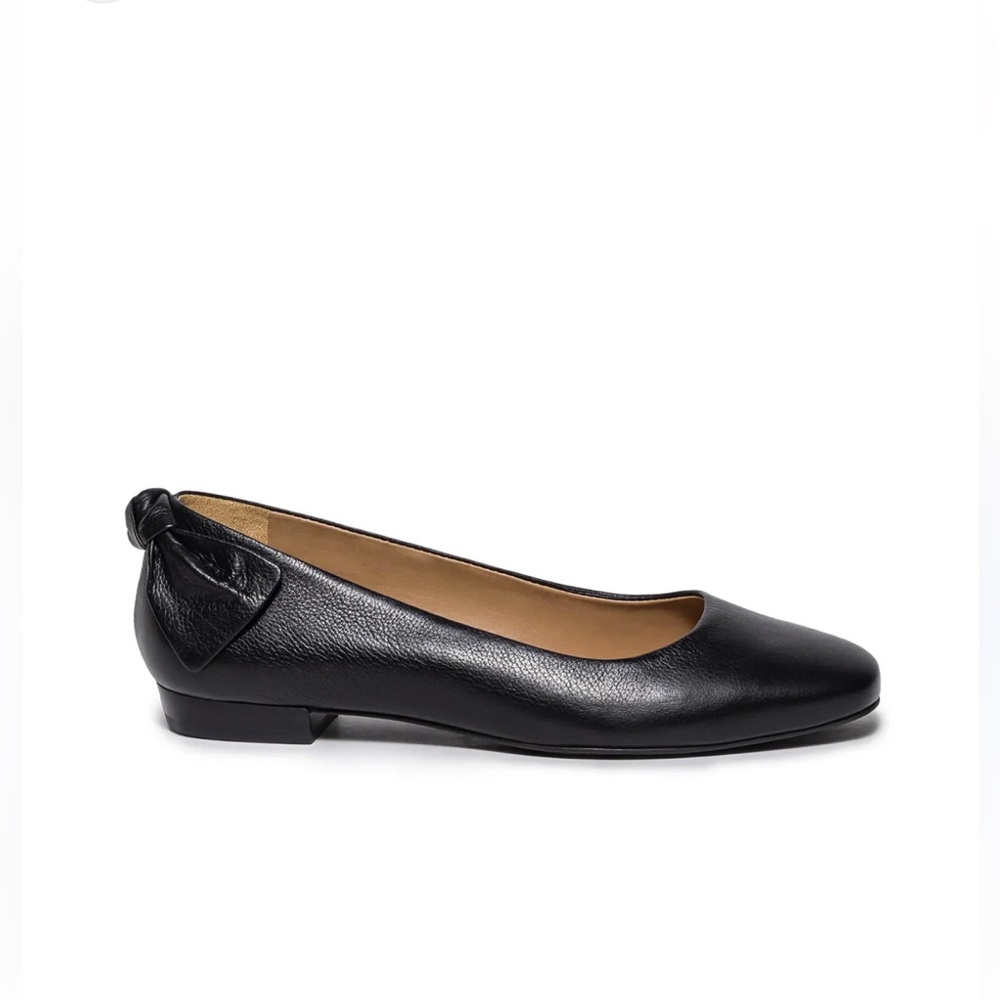 Bernardo Eloisa Bow Flat Black Tumbled Calf